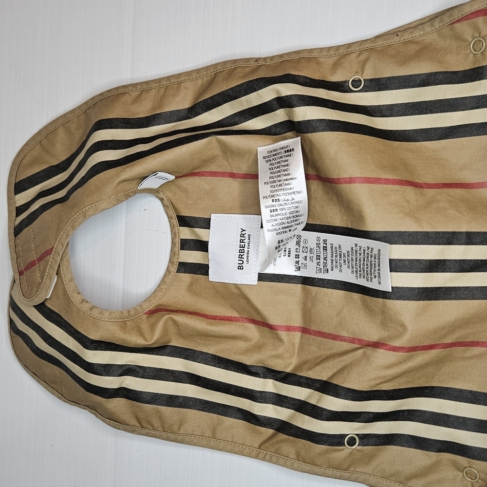 Burberry baby bib- classic style - Picture 5 of 5